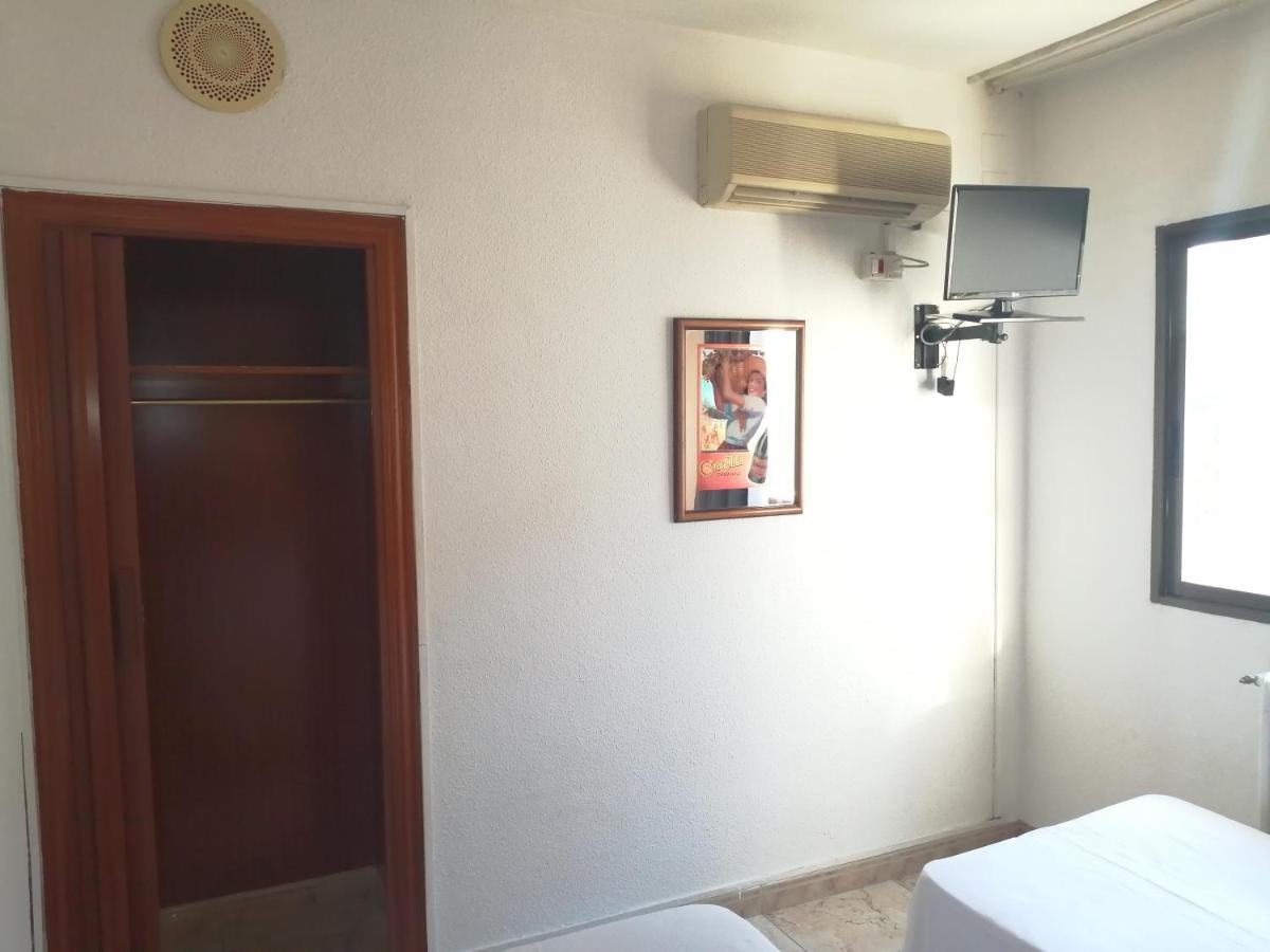Hostal Jaime I Huesca Bagian luar foto
