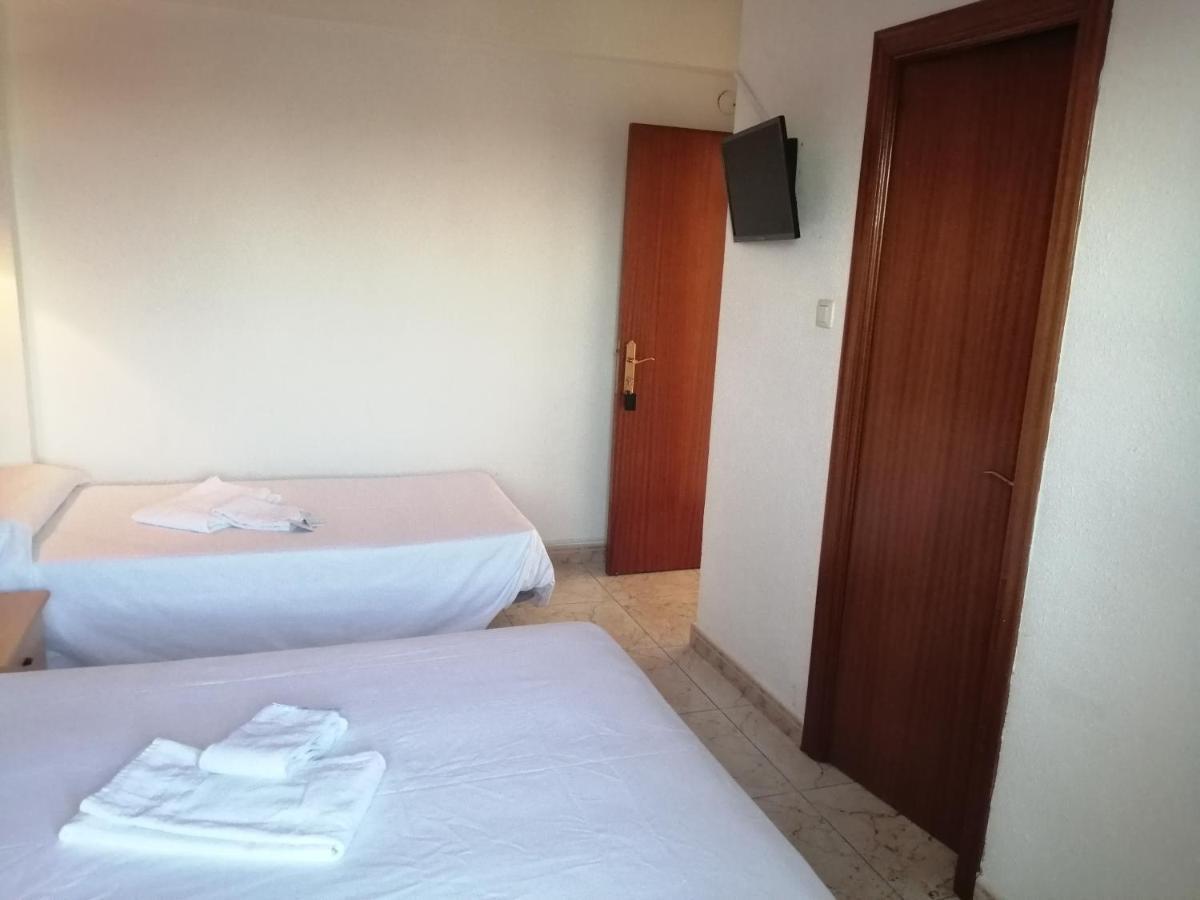 Hostal Jaime I Huesca Bagian luar foto