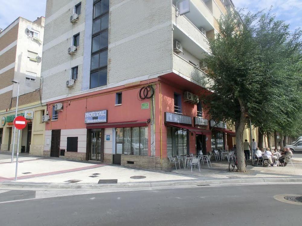 Hostal Jaime I Huesca Bagian luar foto