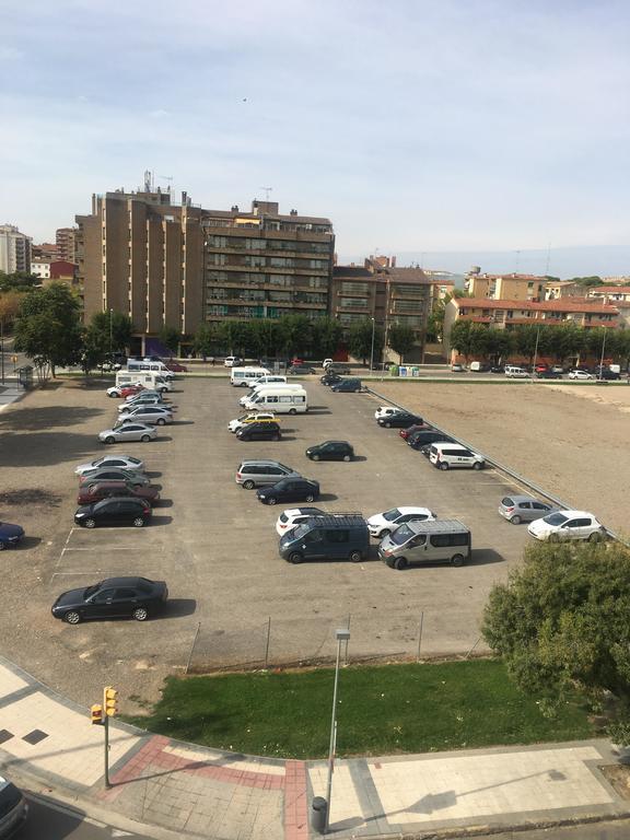 Hostal Jaime I Huesca Bagian luar foto