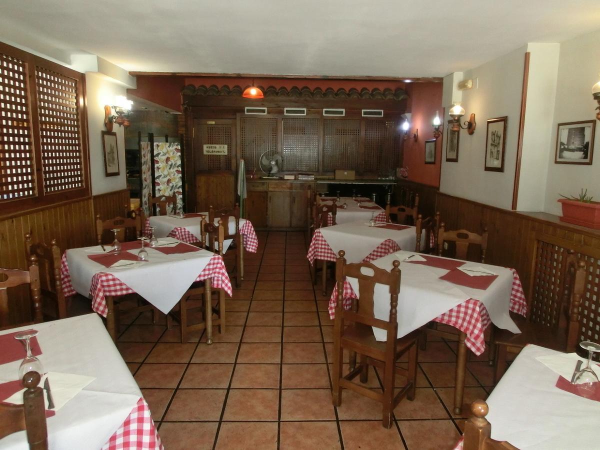 Hostal Jaime I Huesca Bagian luar foto