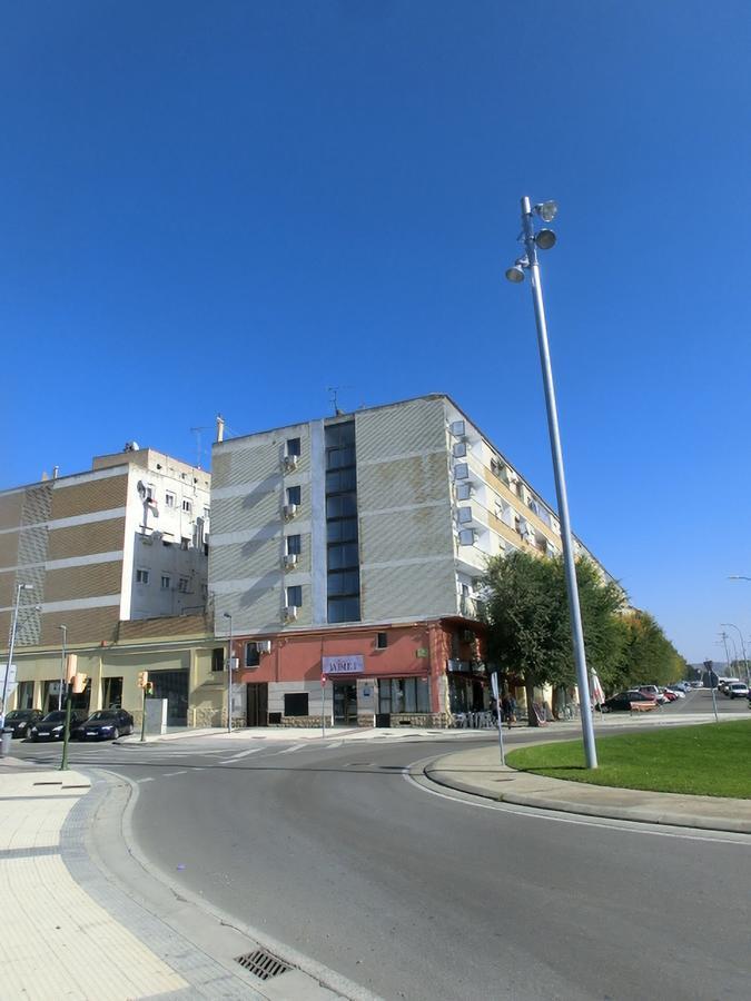 Hostal Jaime I Huesca Bagian luar foto