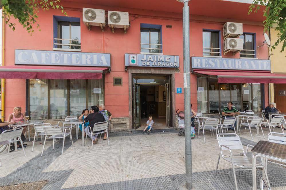 Hostal Jaime I Huesca Bagian luar foto