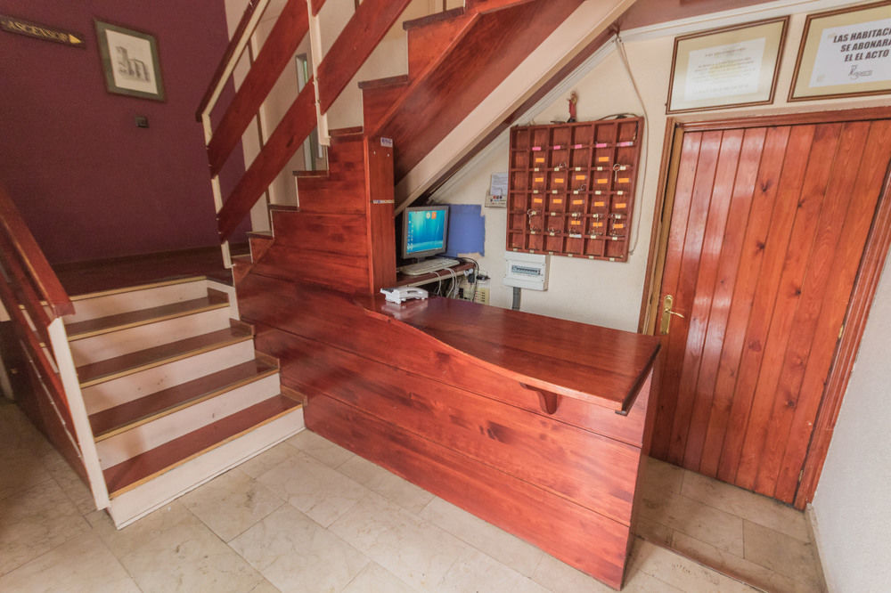 Hostal Jaime I Huesca Bagian luar foto