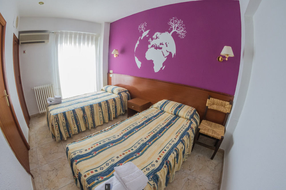 Hostal Jaime I Huesca Bagian luar foto