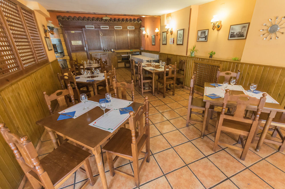 Hostal Jaime I Huesca Bagian luar foto