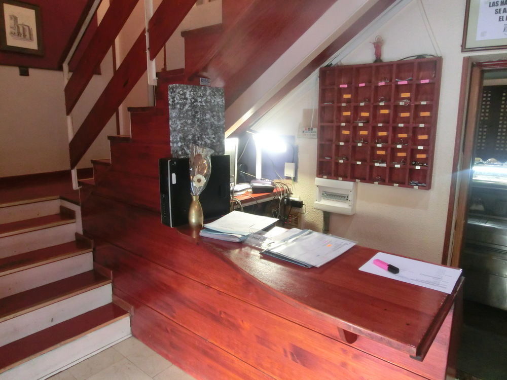 Hostal Jaime I Huesca Bagian luar foto