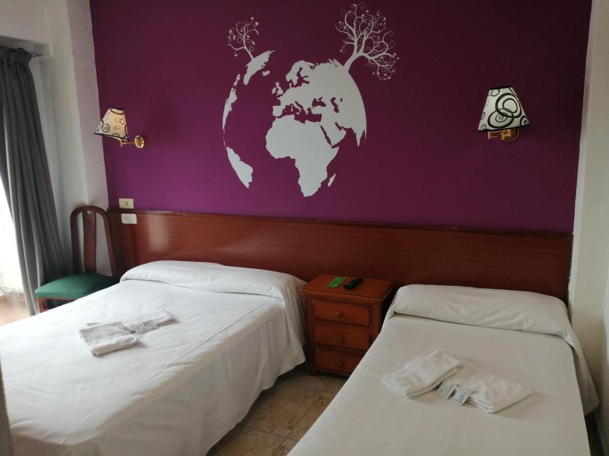 Hostal Jaime I Huesca Bagian luar foto