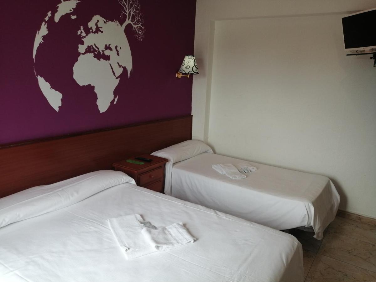 Hostal Jaime I Huesca Bagian luar foto